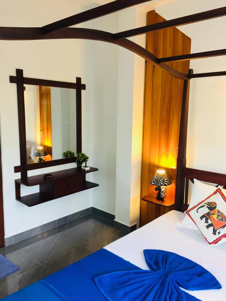 Sanjula Apartments Хиккадува Экстерьер фото