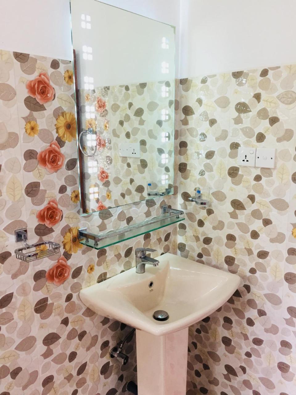 Sanjula Apartments Хиккадува Экстерьер фото