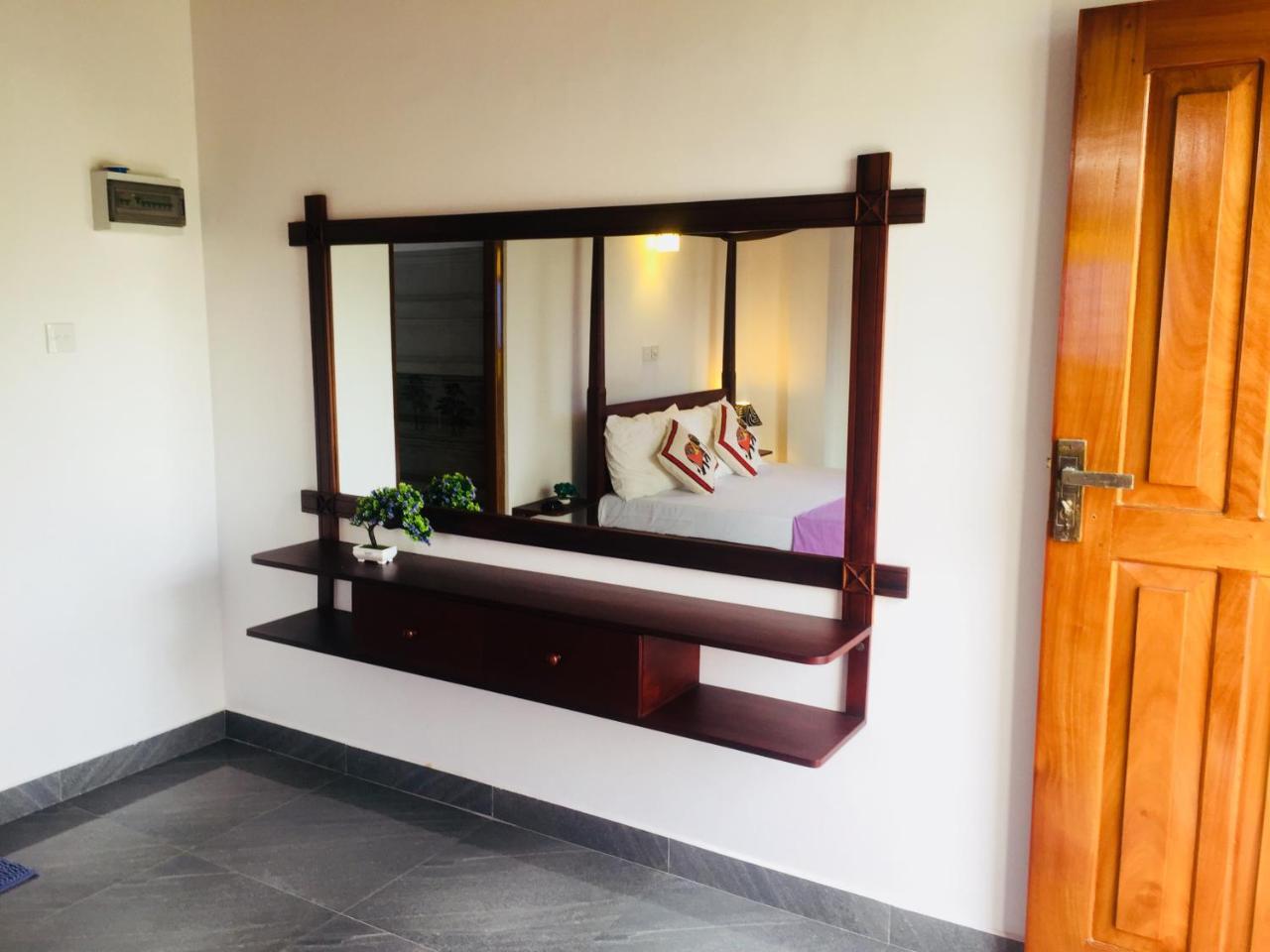 Sanjula Apartments Хиккадува Экстерьер фото