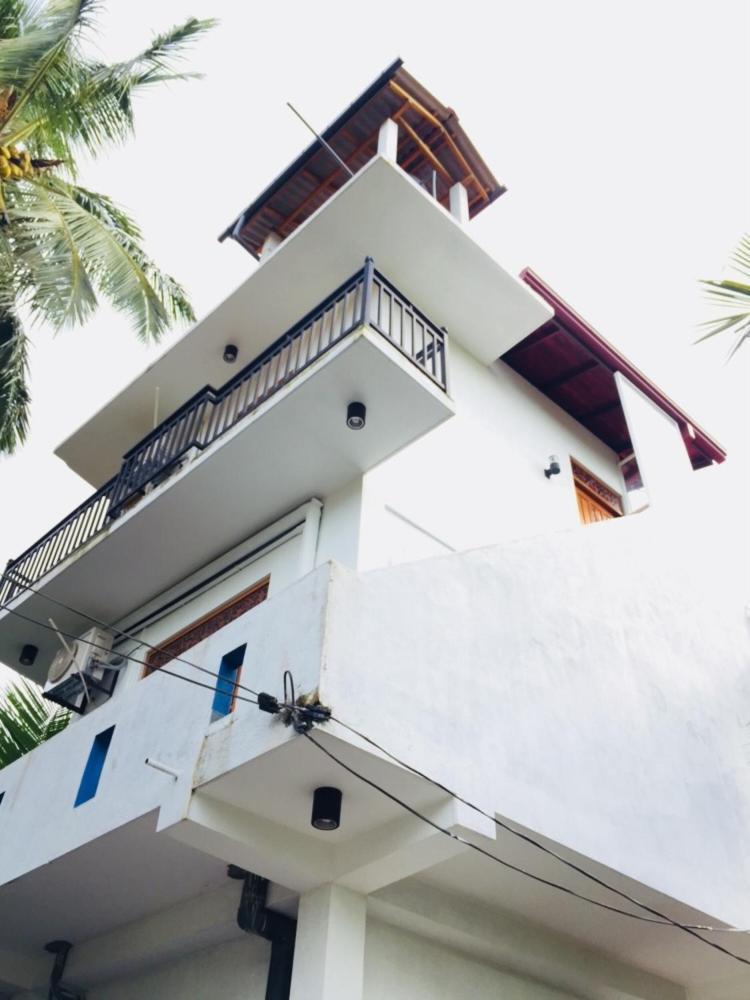 Sanjula Apartments Хиккадува Экстерьер фото